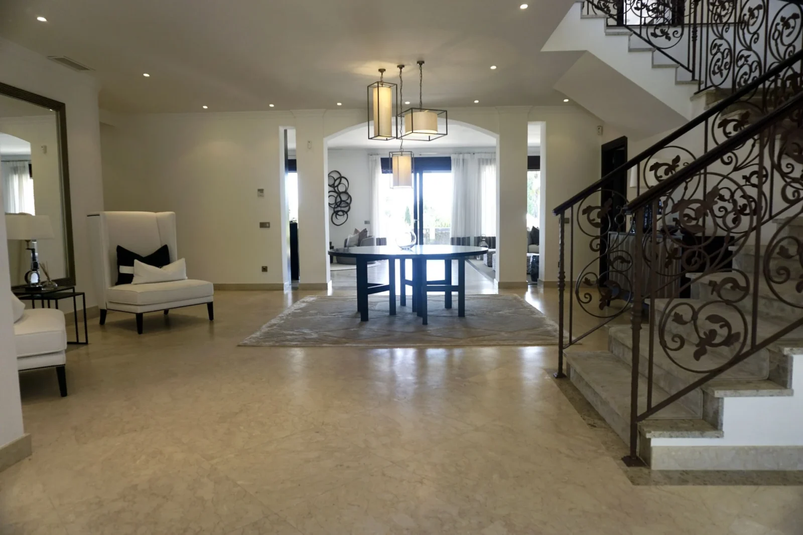 Modern Mansion on Expansive Private Plot Near Guadalmina Alta, Marbella – photo 2