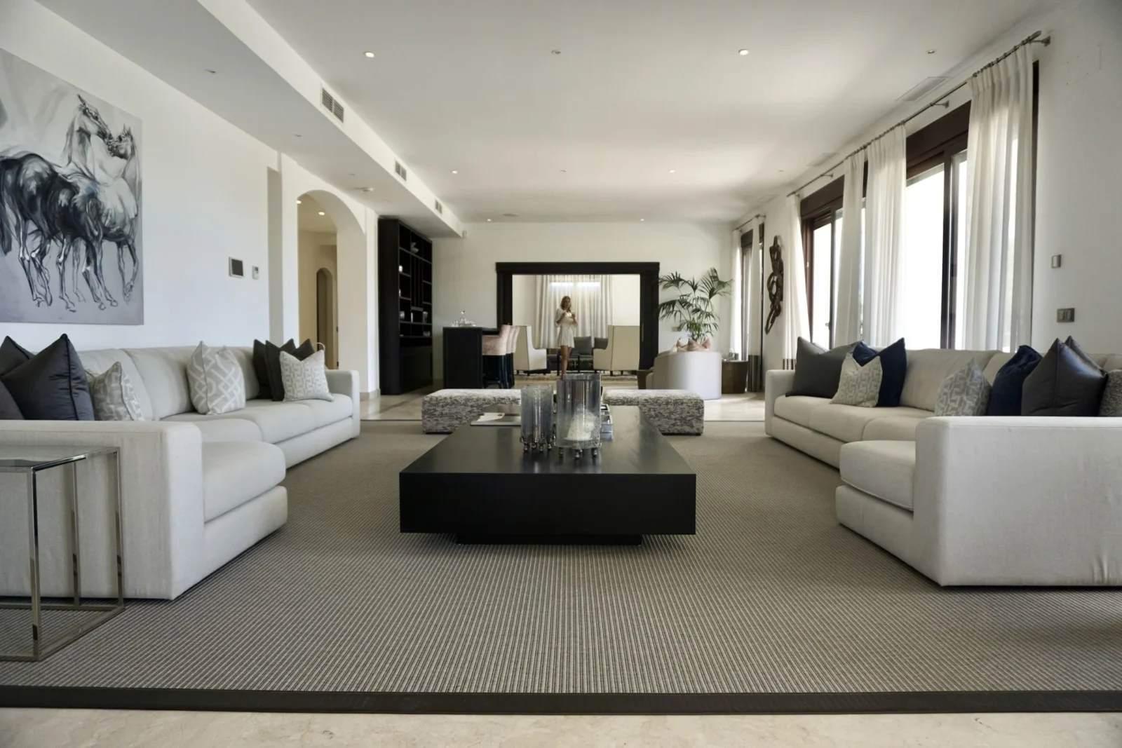 Modern Mansion on Expansive Private Plot Near Guadalmina Alta, Marbella – photo 4