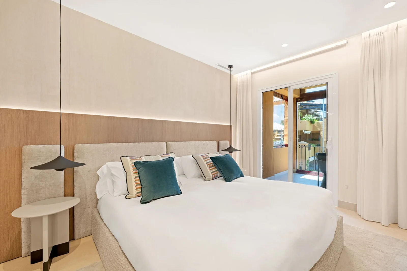 Granados 221: Fully Renovated Beachfront Apartment with Panoramic Sea View – photo 11