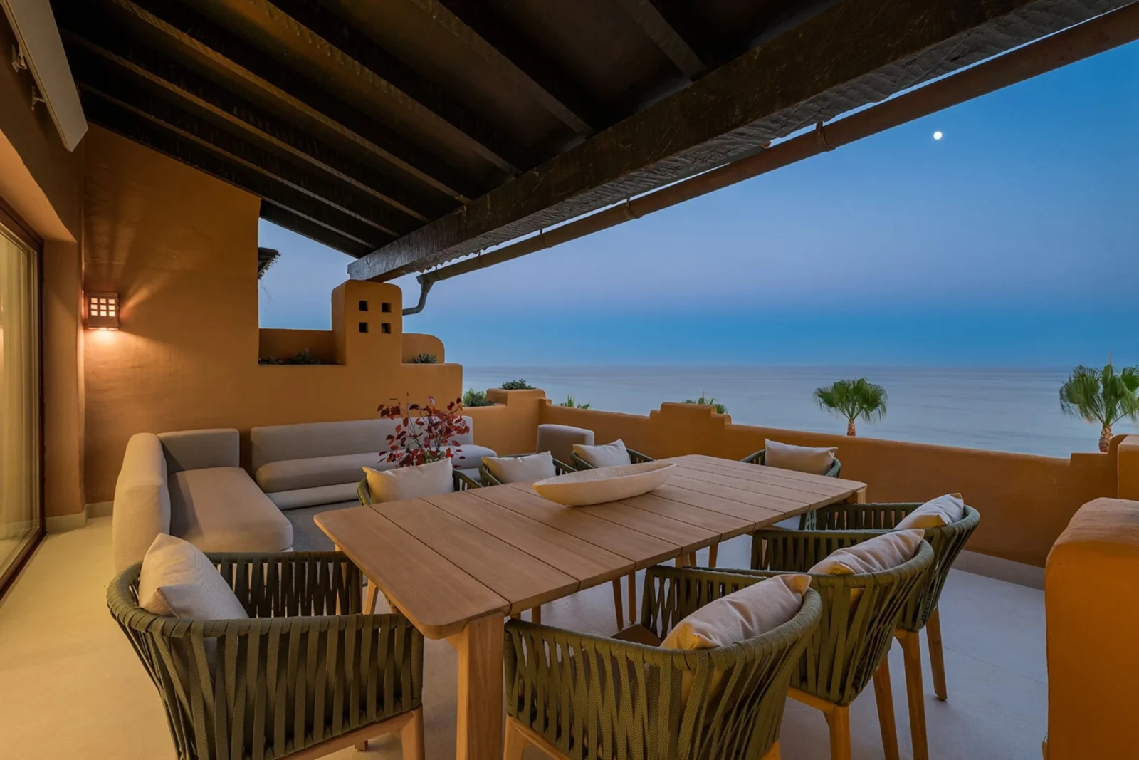Granados 221: Fully Renovated Beachfront Apartment with Panoramic Sea View – photo 32