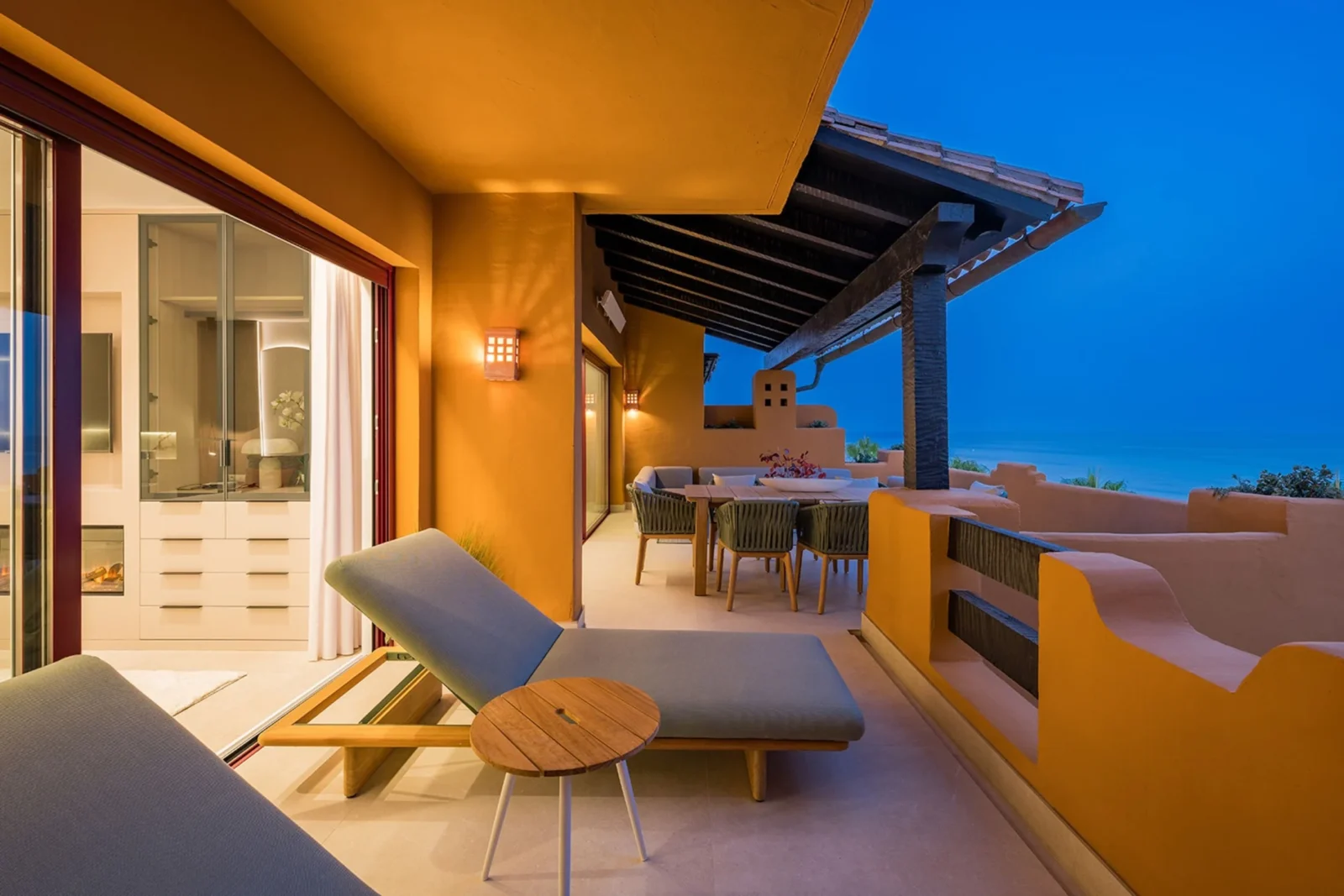 Granados 221: Fully Renovated Beachfront Apartment with Panoramic Sea View – photo 28