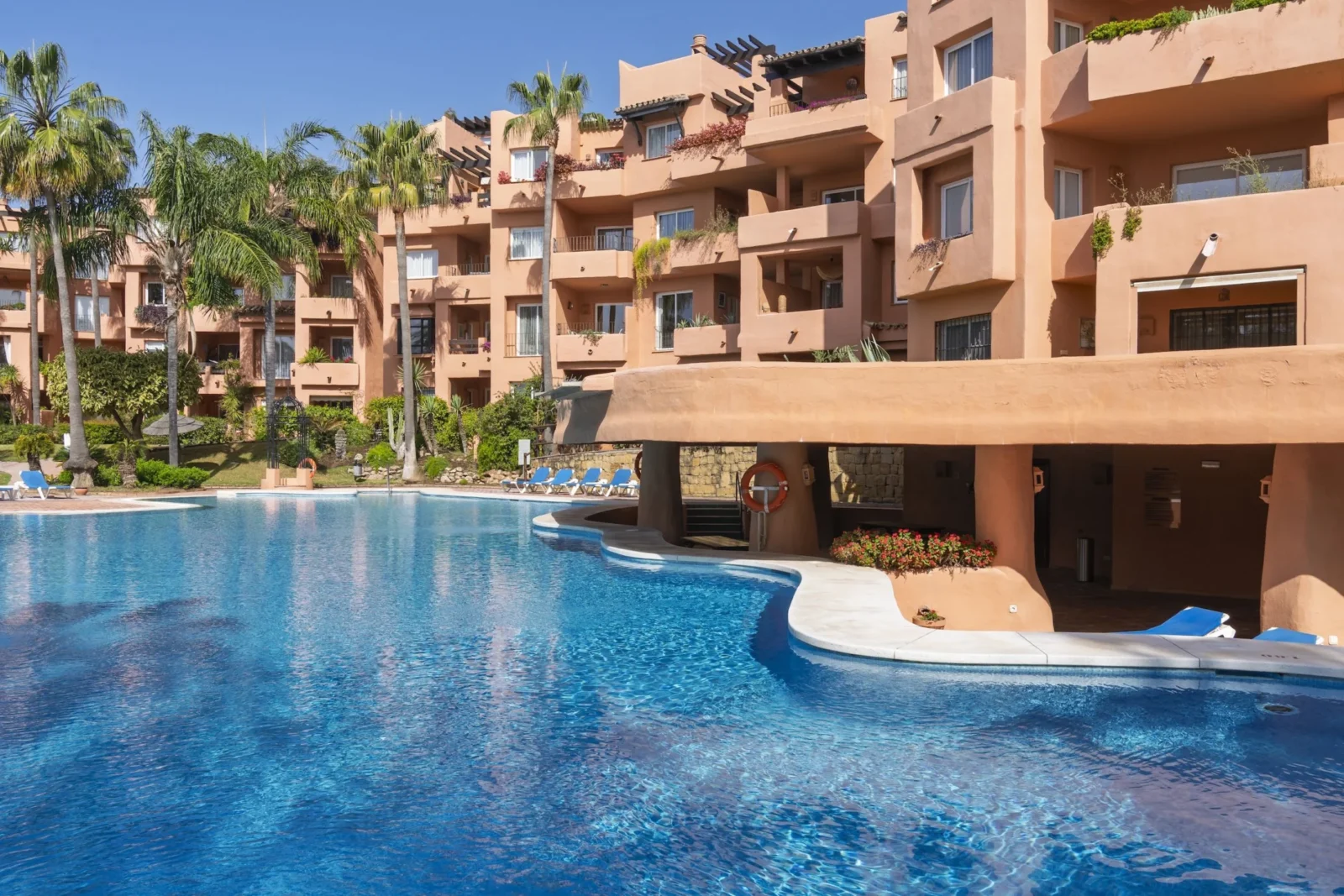 Luxury Sea View Apartment on Marbella’s Golden Mile, 300m from the Beach – photo 22