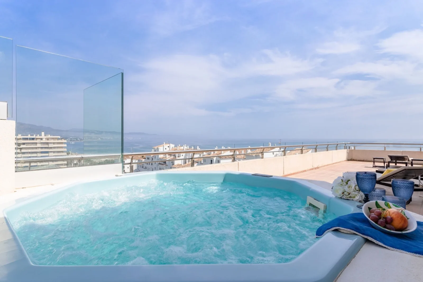 One-of-a-Kind Luxury Penthouse with Panoramic Sea Views in Puerto Banús – photo 14