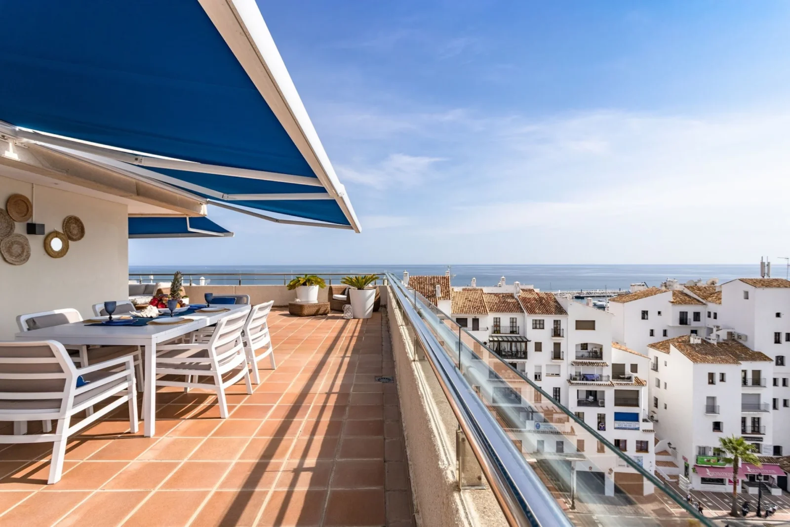 One-of-a-Kind Luxury Penthouse with Panoramic Sea Views in Puerto Banús – photo 4