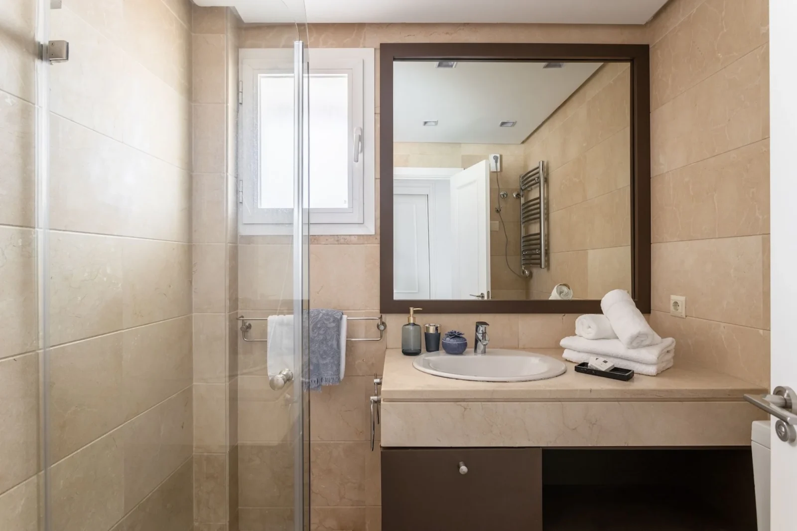 One-of-a-Kind Luxury Penthouse with Panoramic Sea Views in Puerto Banús – photo 11
