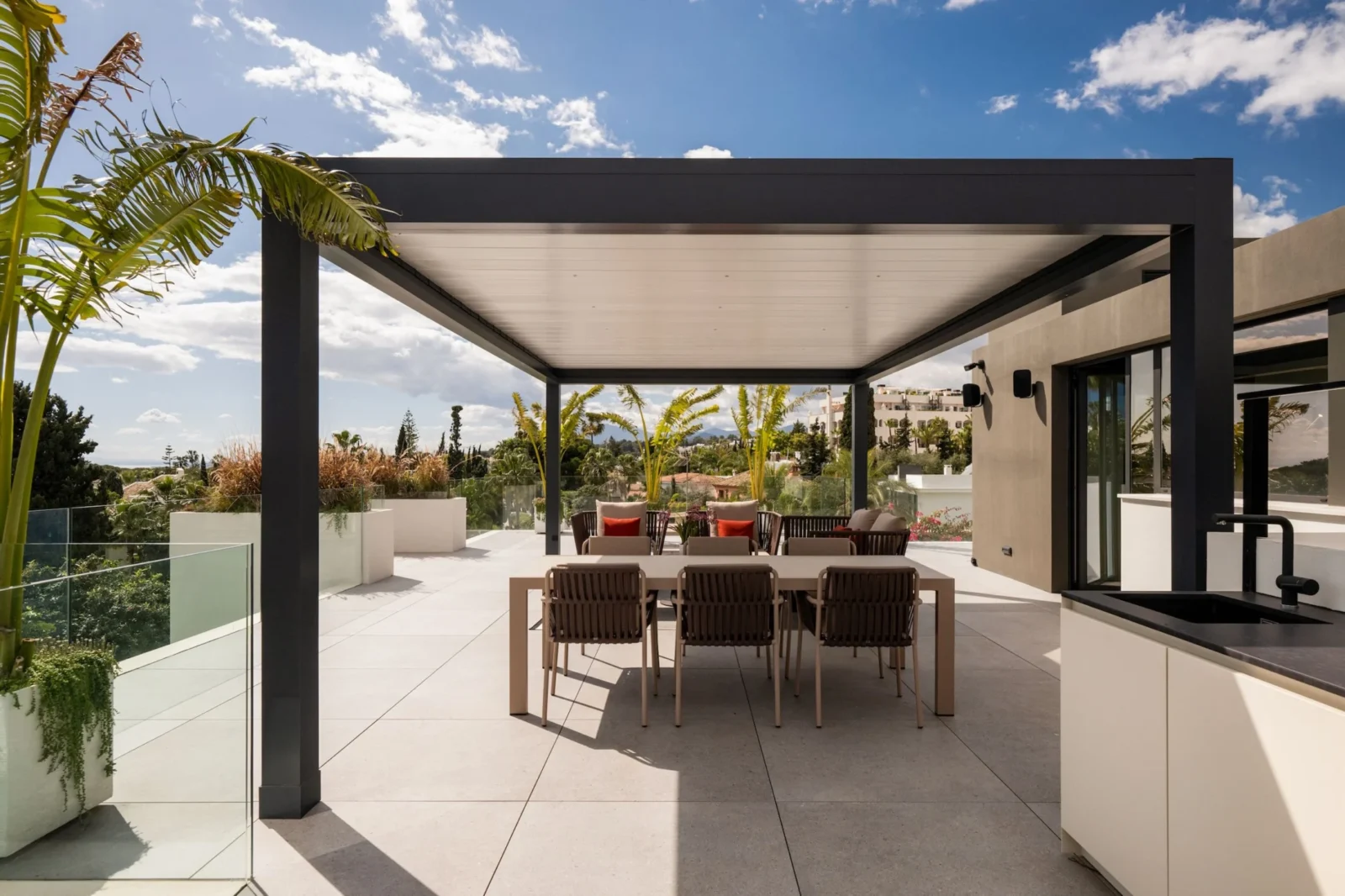 Ultra-Modern Beachside Villa with Rooftop Jacuzzi in Casablanca, Marbella – photo 20
