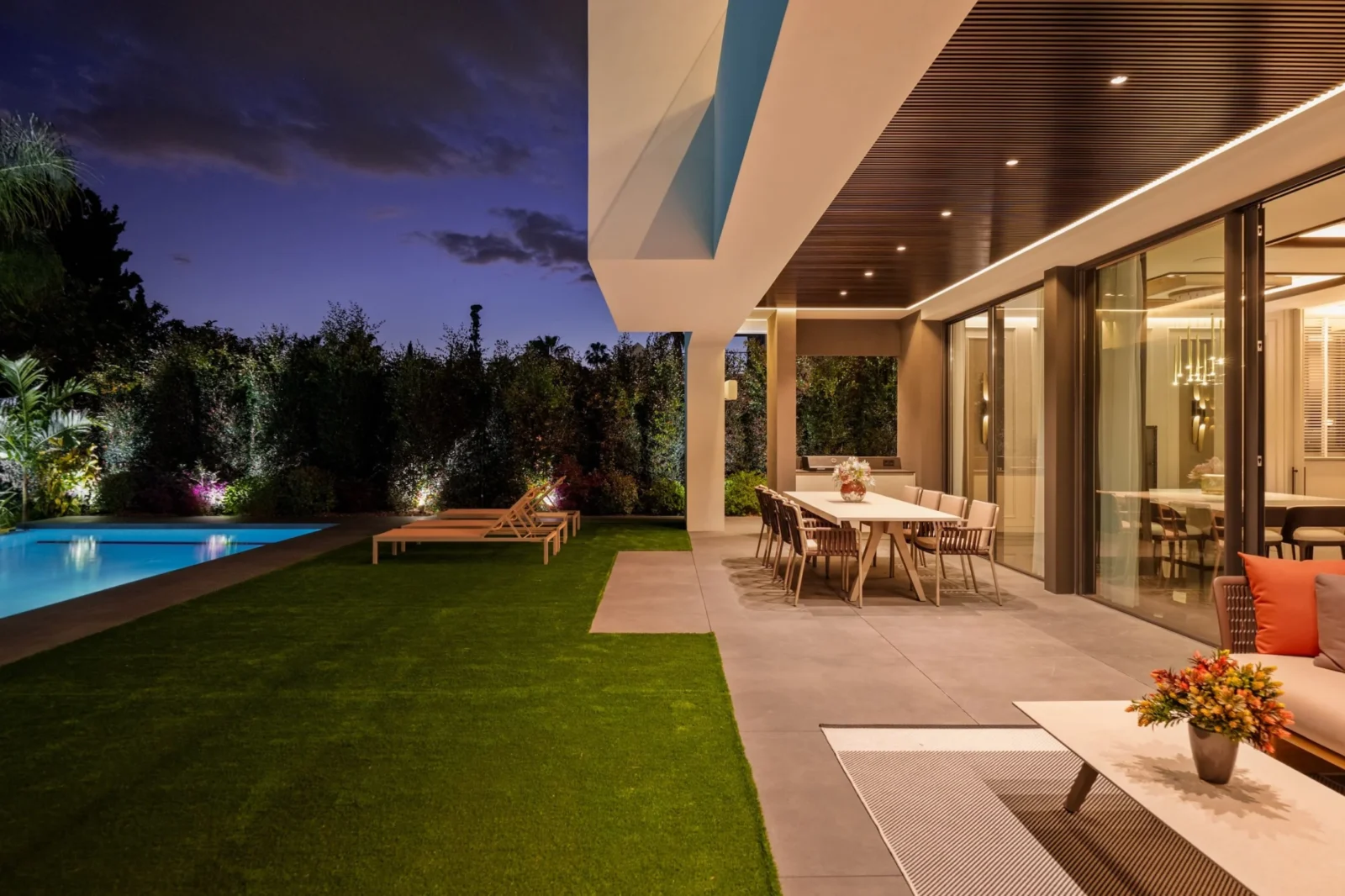 Ultra-Modern Beachside Villa with Rooftop Jacuzzi in Casablanca, Marbella – photo 23