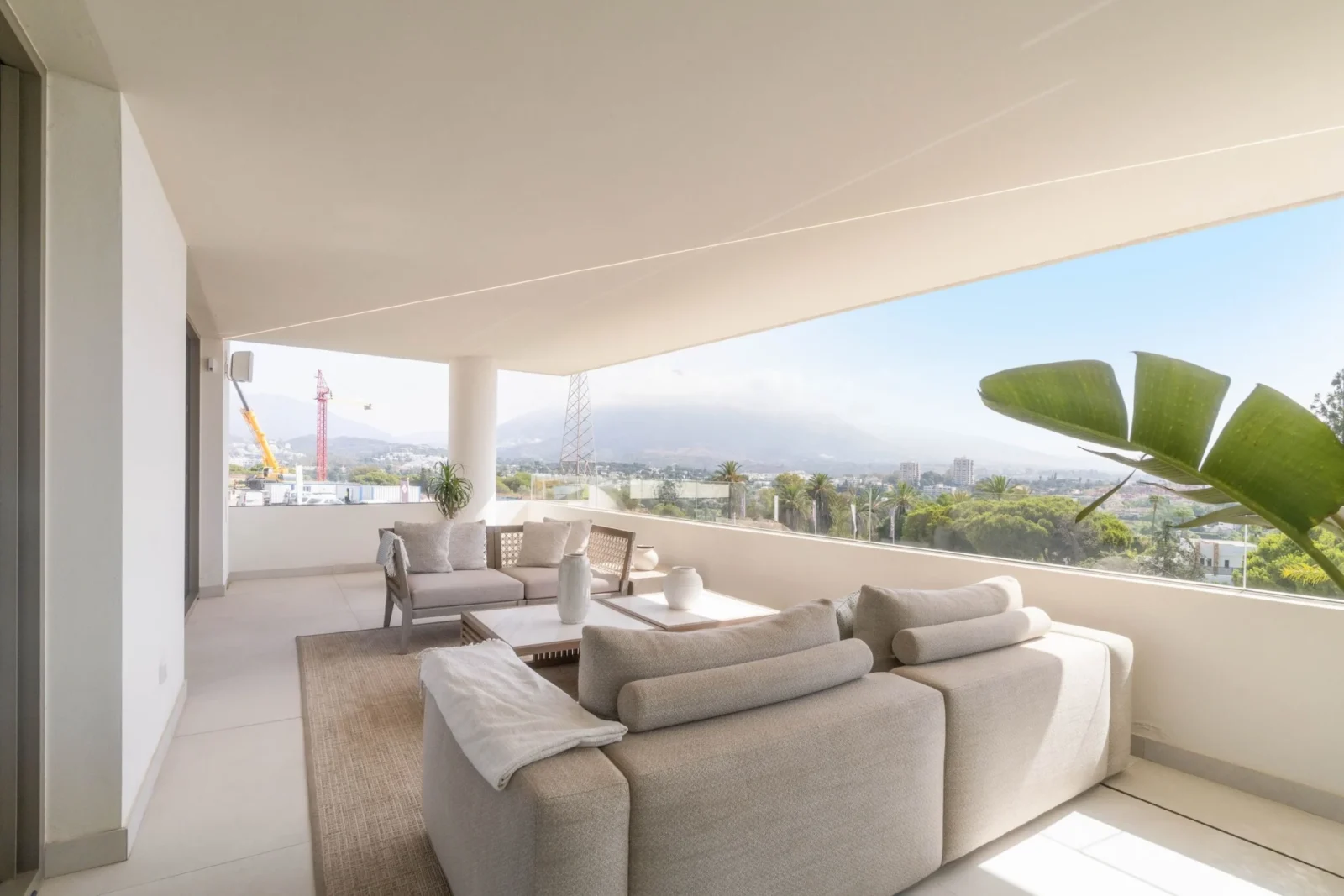 Contemporary Luxury Villa with Panoramic Views and Rooftop Pool in Nueva Andalucía – photo 30