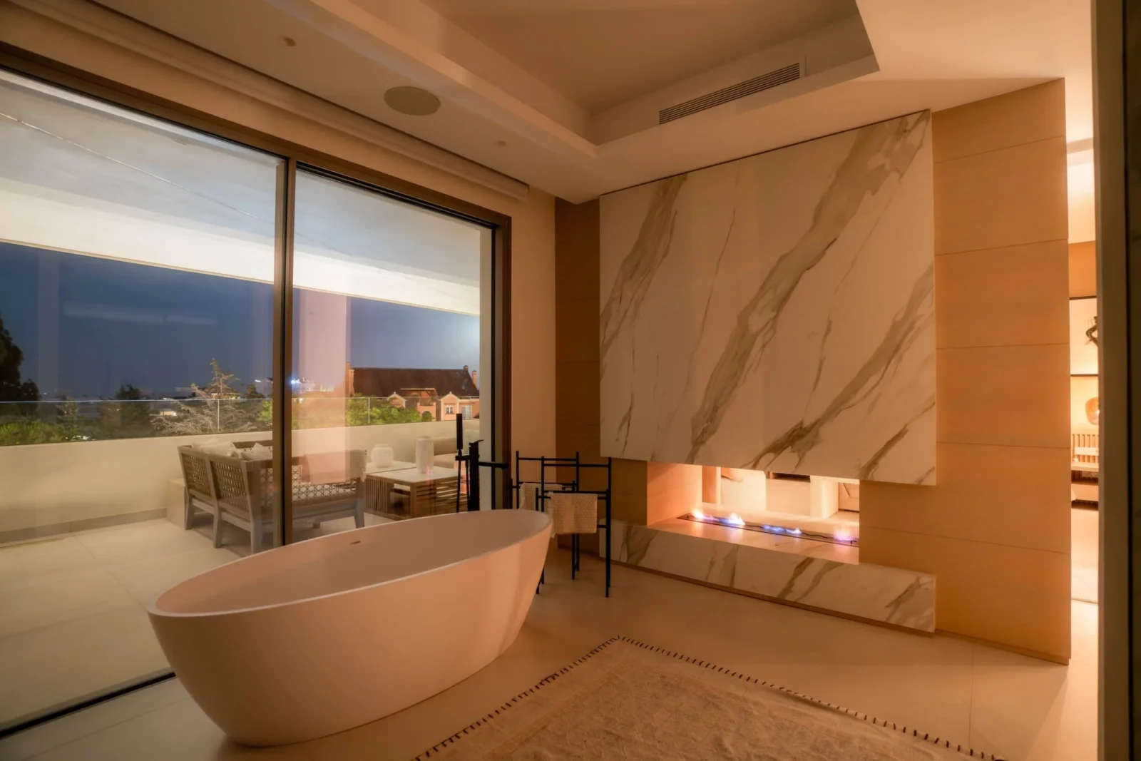 Contemporary Luxury Villa with Panoramic Views and Rooftop Pool in Nueva Andalucía – photo 37