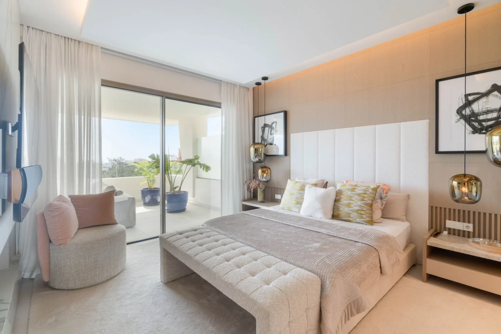 Contemporary Luxury Villa with Panoramic Views and Rooftop Pool in Nueva Andalucía – photo 22