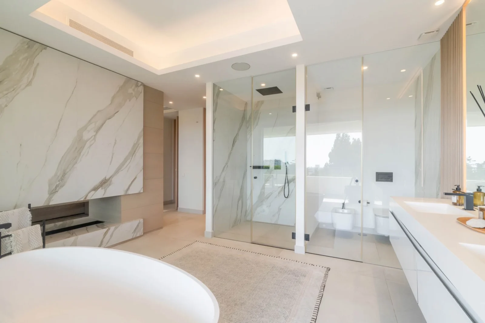 Contemporary Luxury Villa with Panoramic Views and Rooftop Pool in Nueva Andalucía – photo 13