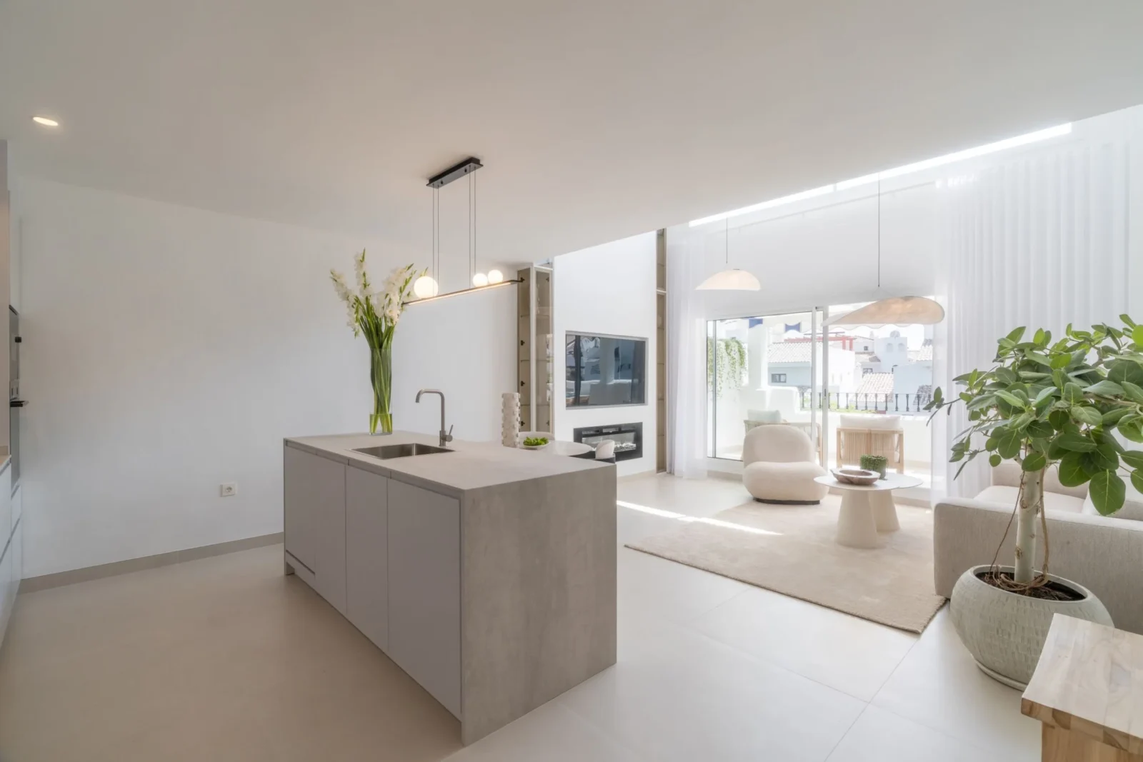 Beachside 3-Bedroom Duplex Penthouse with Panoramic Sea Views, Jacuzzi & Scandinavian Elegance – photo 7