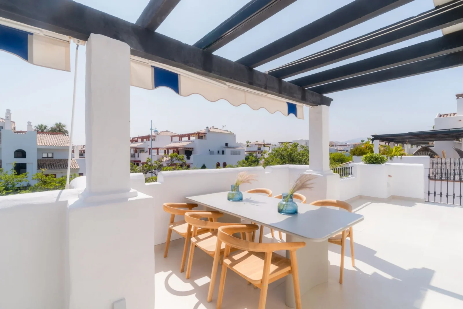 Beachside 3-Bedroom Duplex Penthouse with Panoramic Sea Views, Jacuzzi & Scandinavian Elegance – photo 29