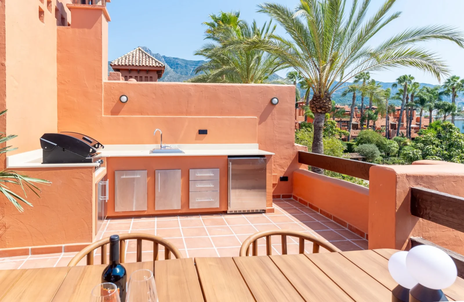 Fully Renovated Luxury Townhouse with Sea Views in Altos de Puente Romano, Marbella – photo 12