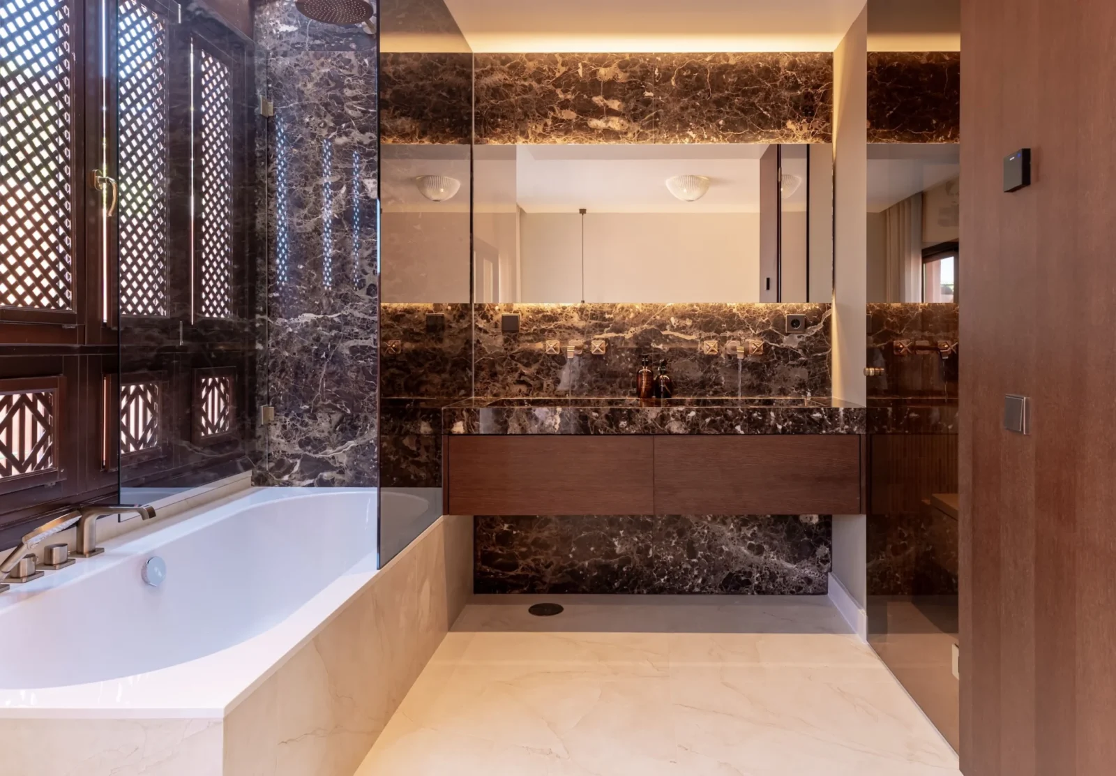 Fully Renovated Luxury Townhouse with Sea Views in Altos de Puente Romano, Marbella – photo 11