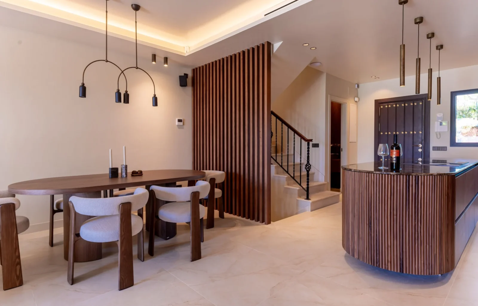 Fully Renovated Luxury Townhouse with Sea Views in Altos de Puente Romano, Marbella – photo 5