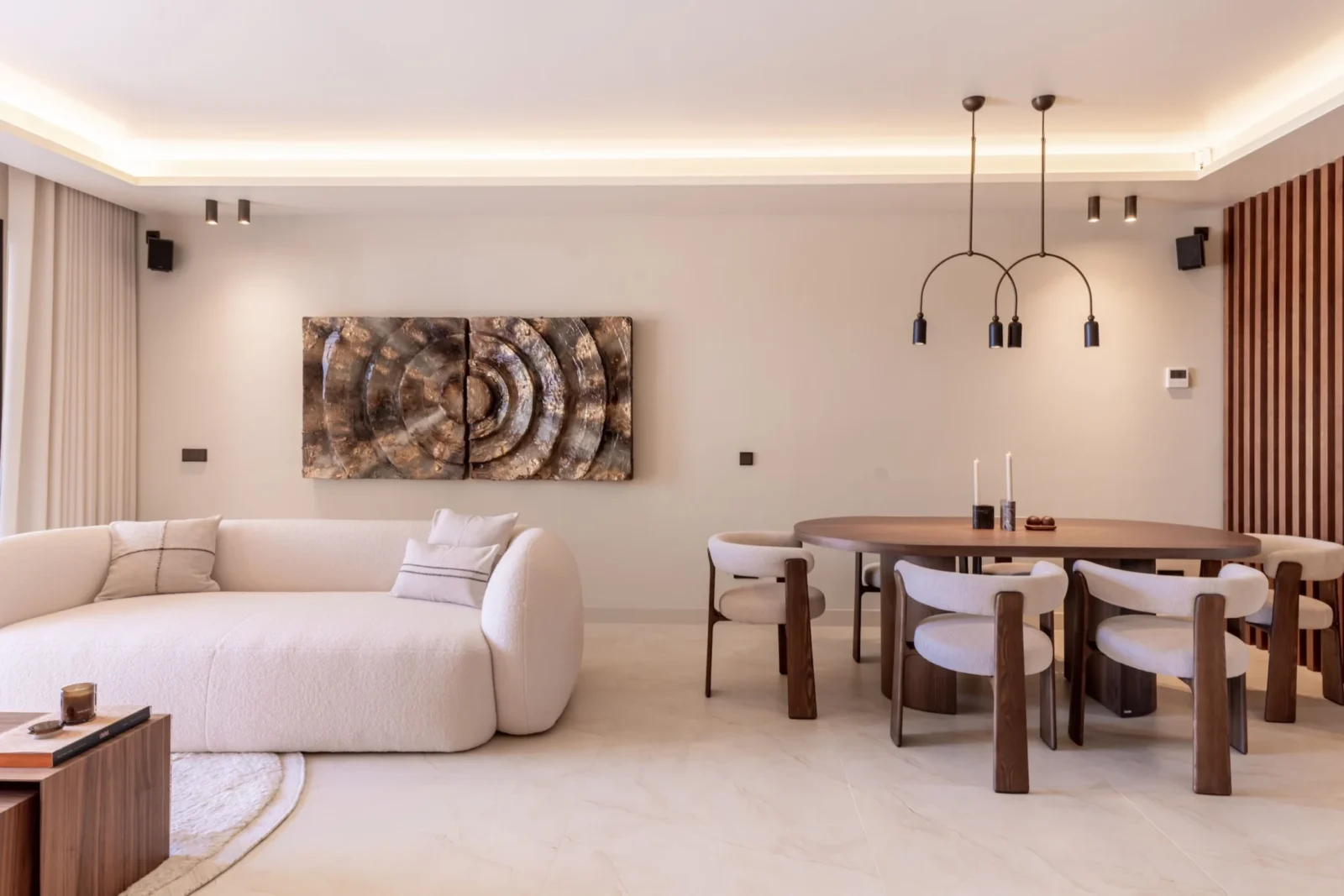 Fully Renovated Luxury Townhouse with Sea Views in Altos de Puente Romano, Marbella – photo 2