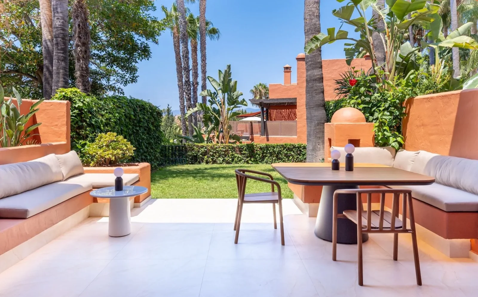 Fully Renovated Luxury Townhouse with Sea Views in Altos de Puente Romano, Marbella