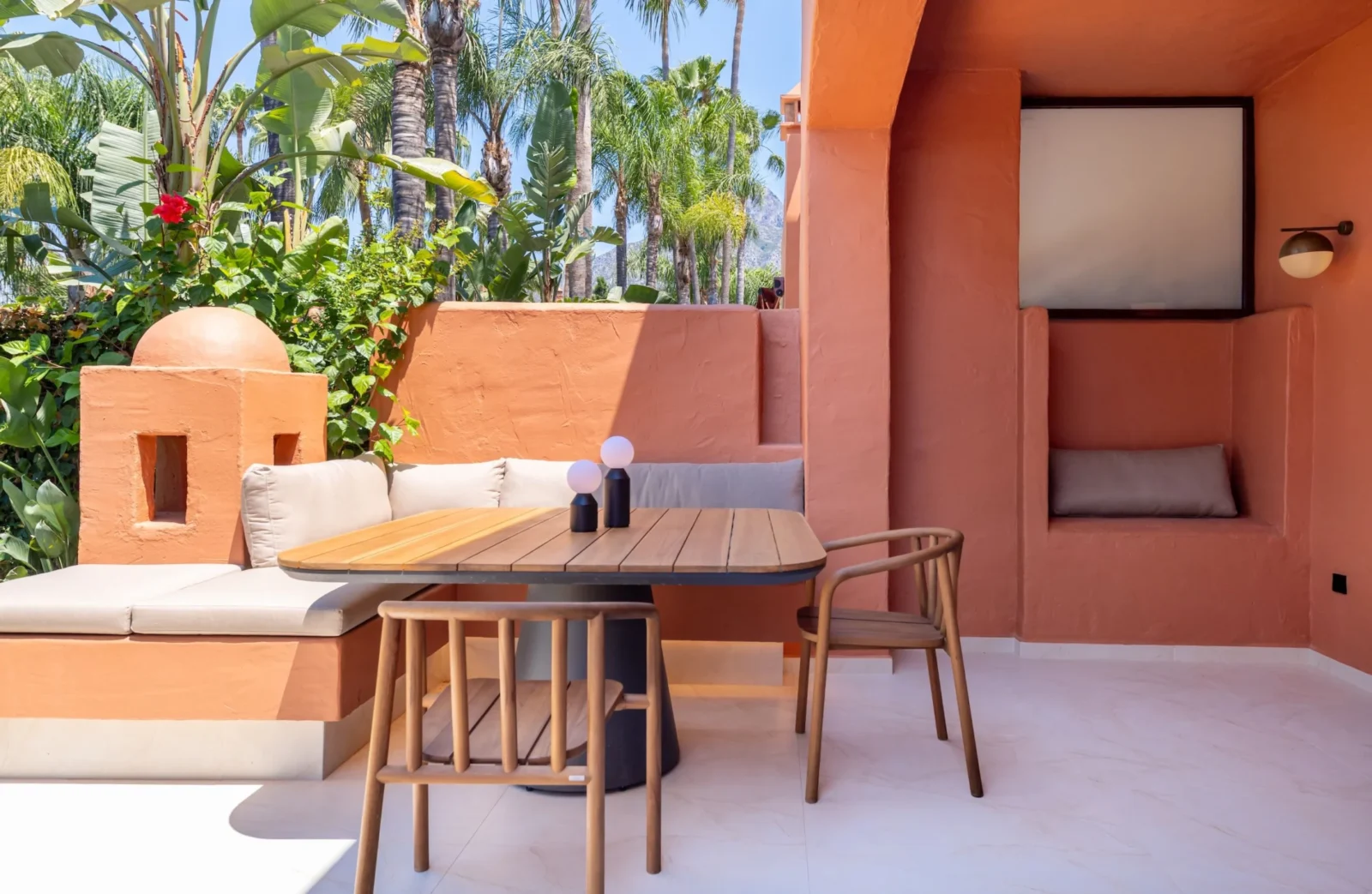 Fully Renovated Luxury Townhouse with Sea Views in Altos de Puente Romano, Marbella – photo 18