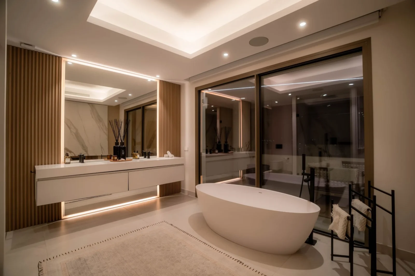 Contemporary Luxury Villa with Panoramic Views and Rooftop Pool in Nueva Andalucía – photo 14