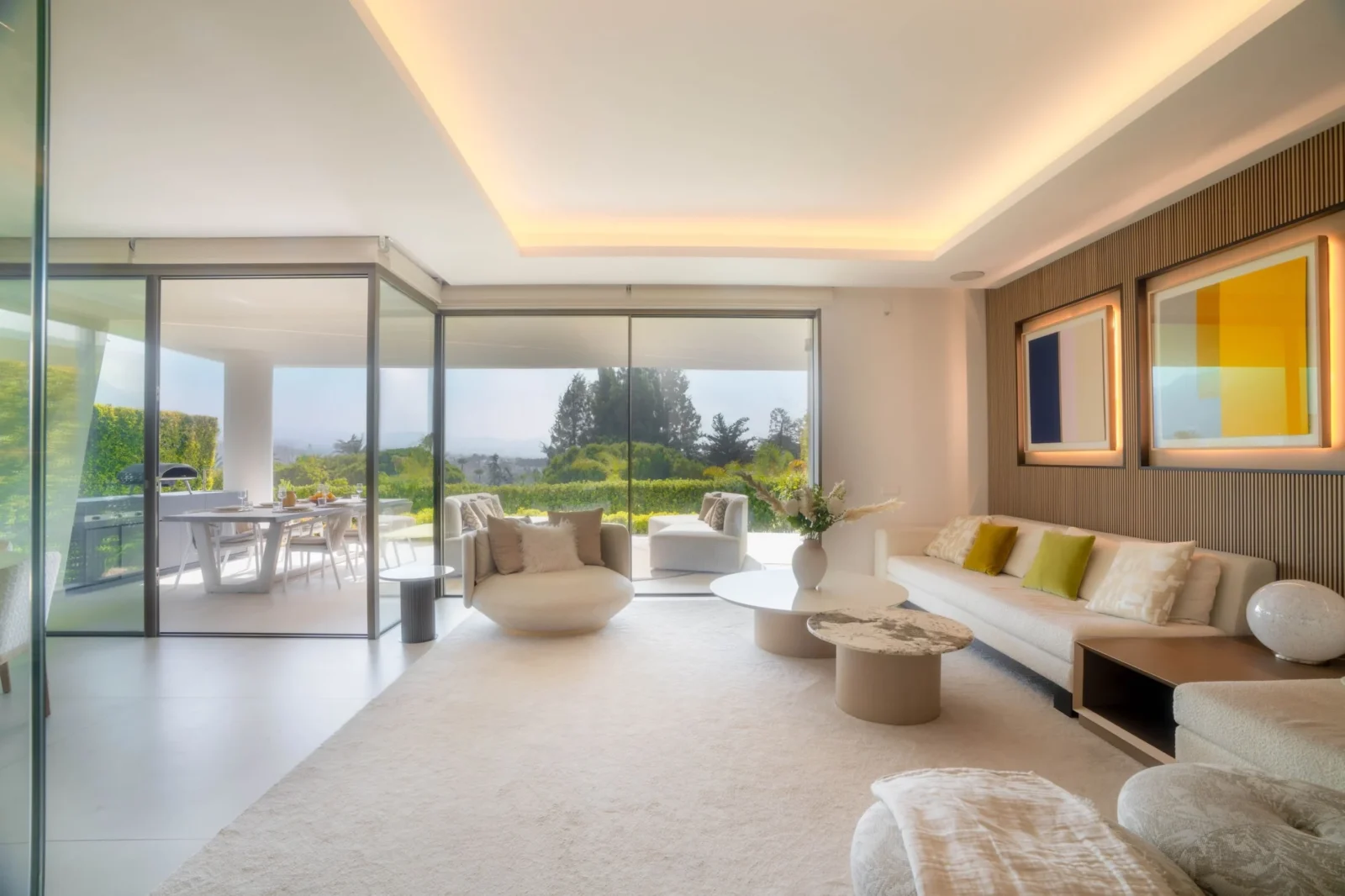 Contemporary Luxury Villa with Panoramic Views and Rooftop Pool in Nueva Andalucía – photo 11