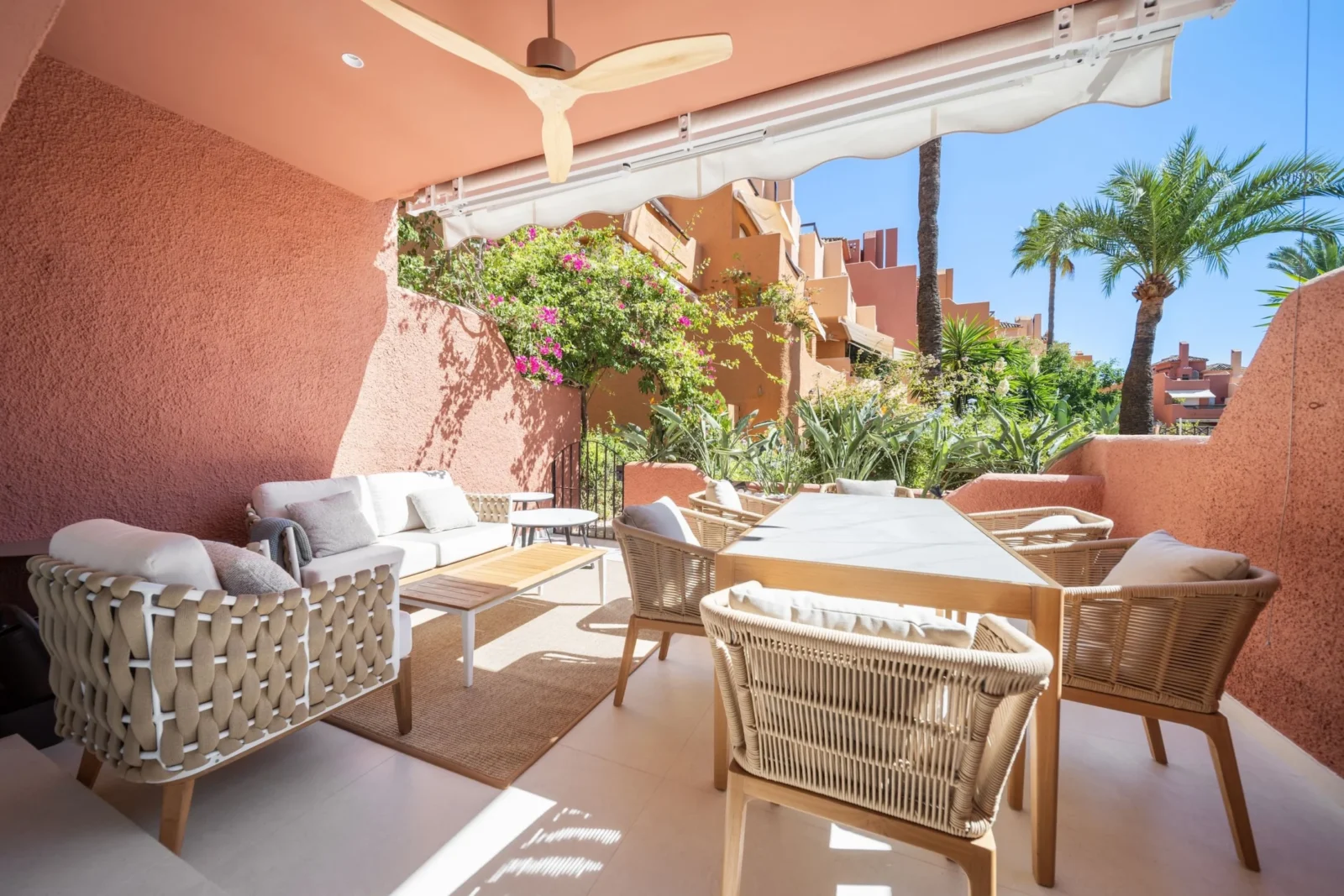 Fully Renovated Luxury Townhouse in El Palmeral, Nueva Andalucía – photo 2