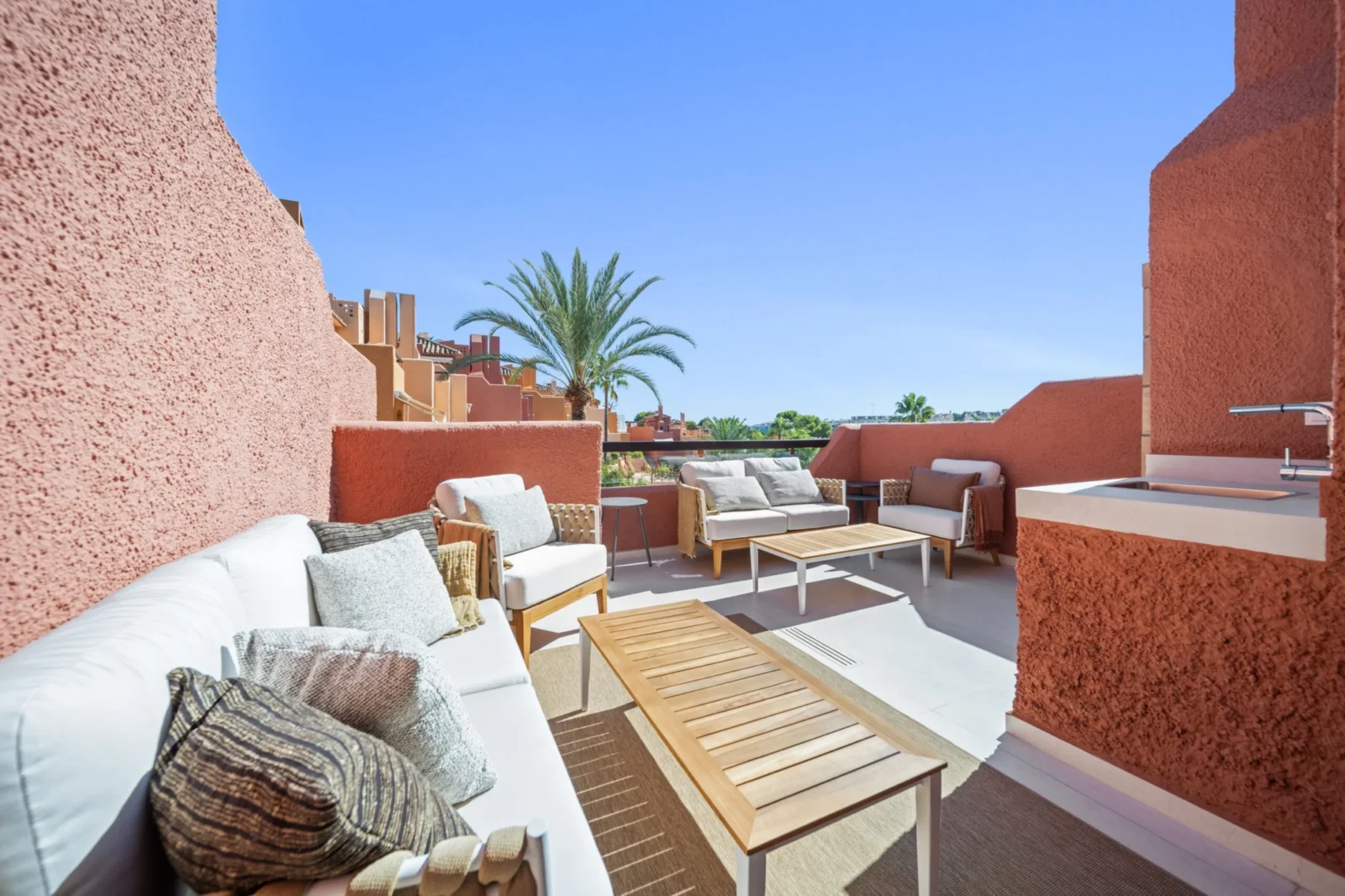 Fully Renovated Luxury Townhouse in El Palmeral, Nueva Andalucía