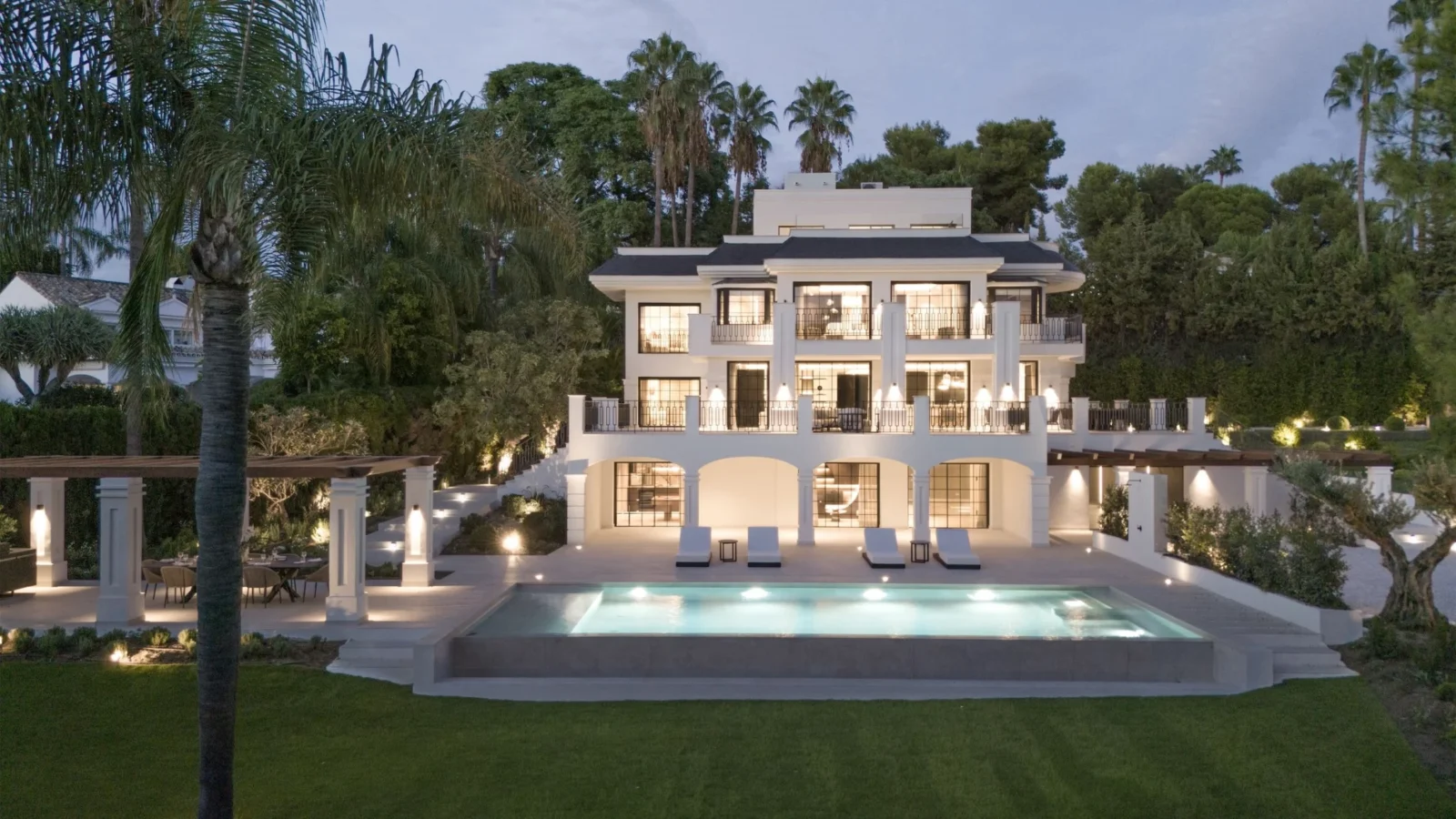 Exceptional Contemporary Mediterranean Estate in Nueva Andalucía’s Prestigious Golf Valley – photo 2