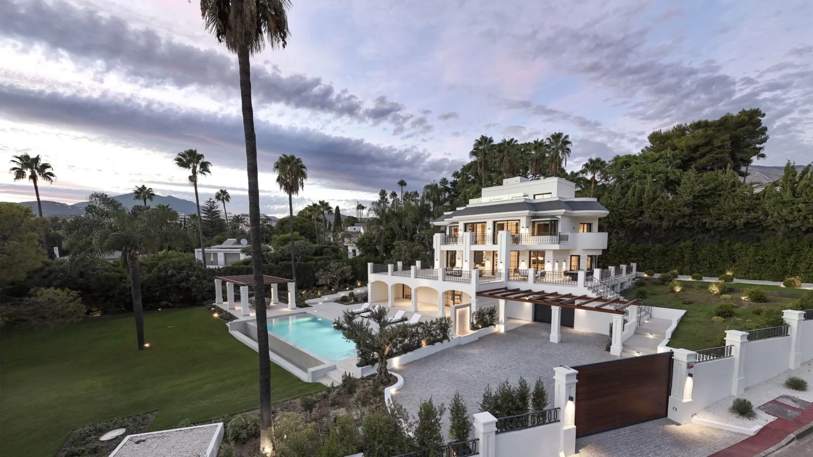 Exceptional Contemporary Mediterranean Estate in Nueva Andalucía’s Prestigious Golf Valley – photo 27