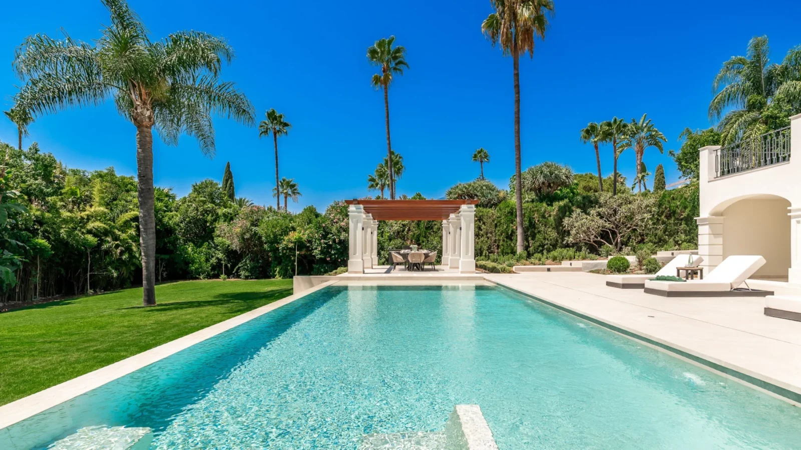 Exceptional Contemporary Mediterranean Estate in Nueva Andalucía’s Prestigious Golf Valley – photo 19