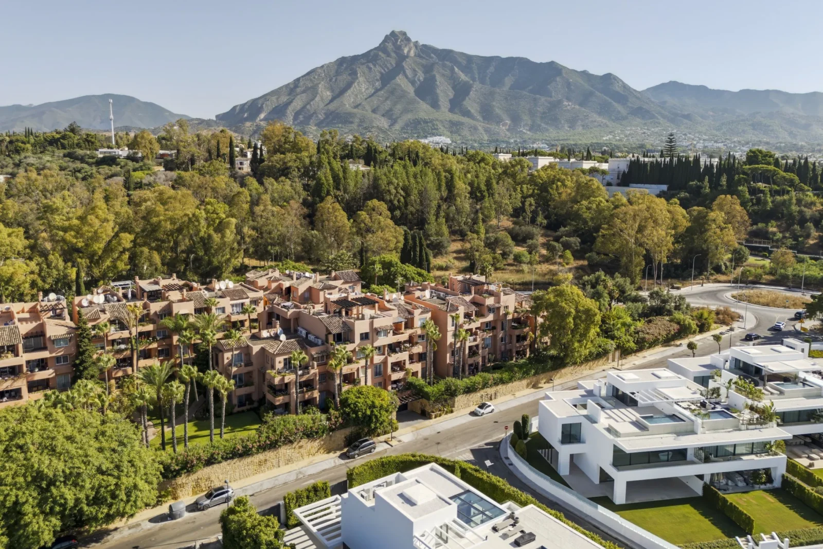 Luxury Sea View Apartment on Marbella’s Golden Mile, 300m from the Beach – photo 20