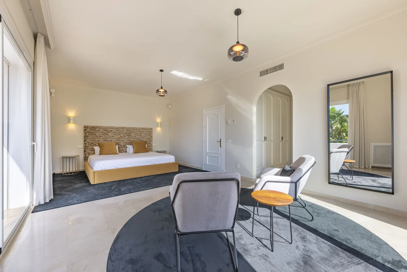 Andalusian Golf-Front Villa with Private Security in La Reserva de La Quinta – photo 10