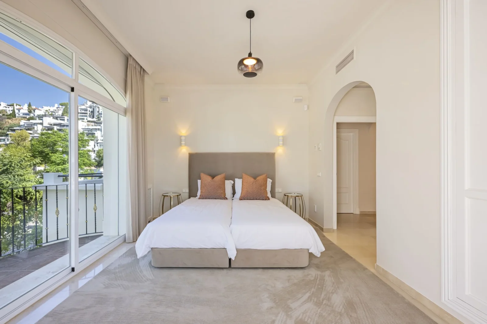 Andalusian Golf-Front Villa with Private Security in La Reserva de La Quinta – photo 18