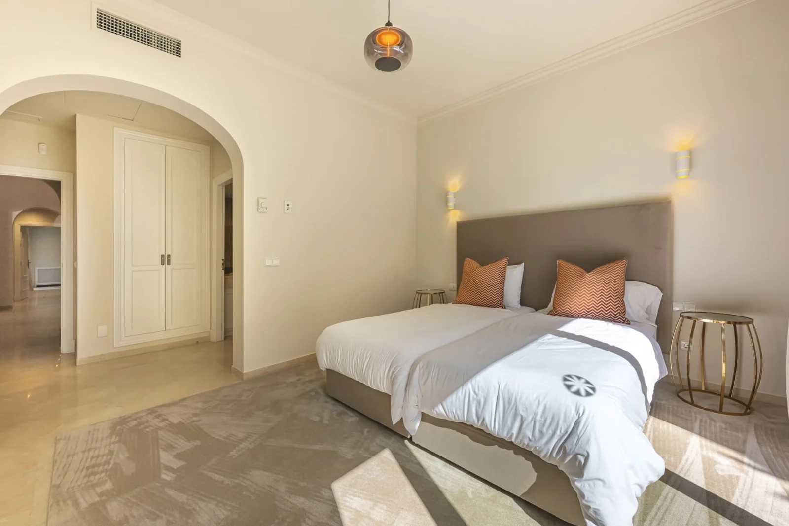 Andalusian Golf-Front Villa with Private Security in La Reserva de La Quinta – photo 21