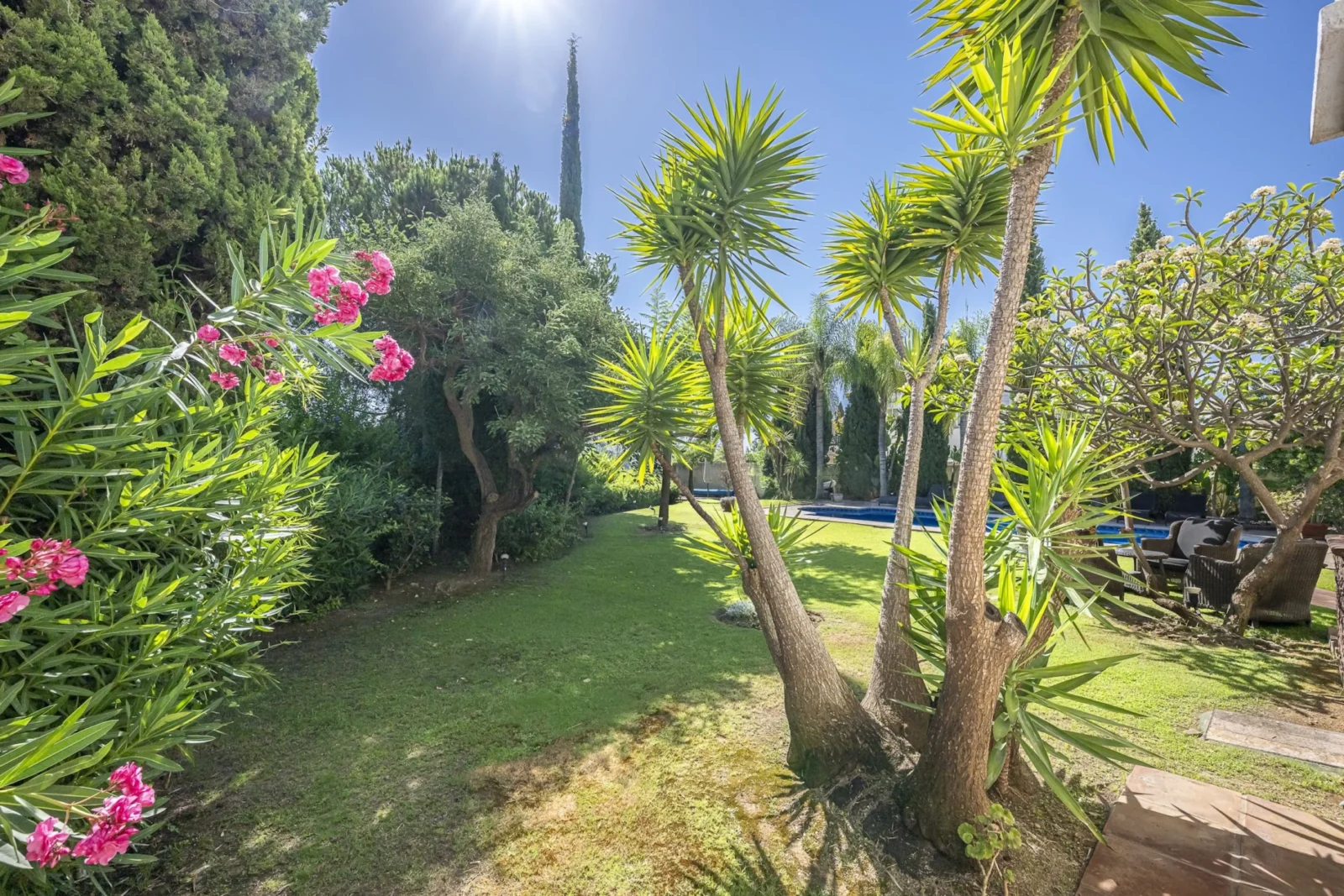 Andalusian Golf-Front Villa with Private Security in La Reserva de La Quinta – photo 31