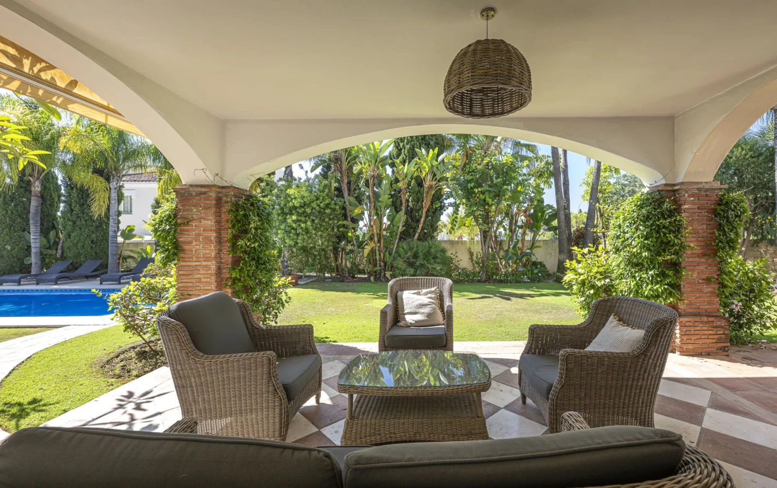 Andalusian Golf-Front Villa with Private Security in La Reserva de La Quinta – photo 29