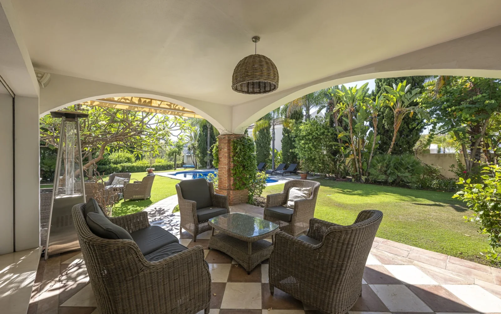 Andalusian Golf-Front Villa with Private Security in La Reserva de La Quinta – photo 30