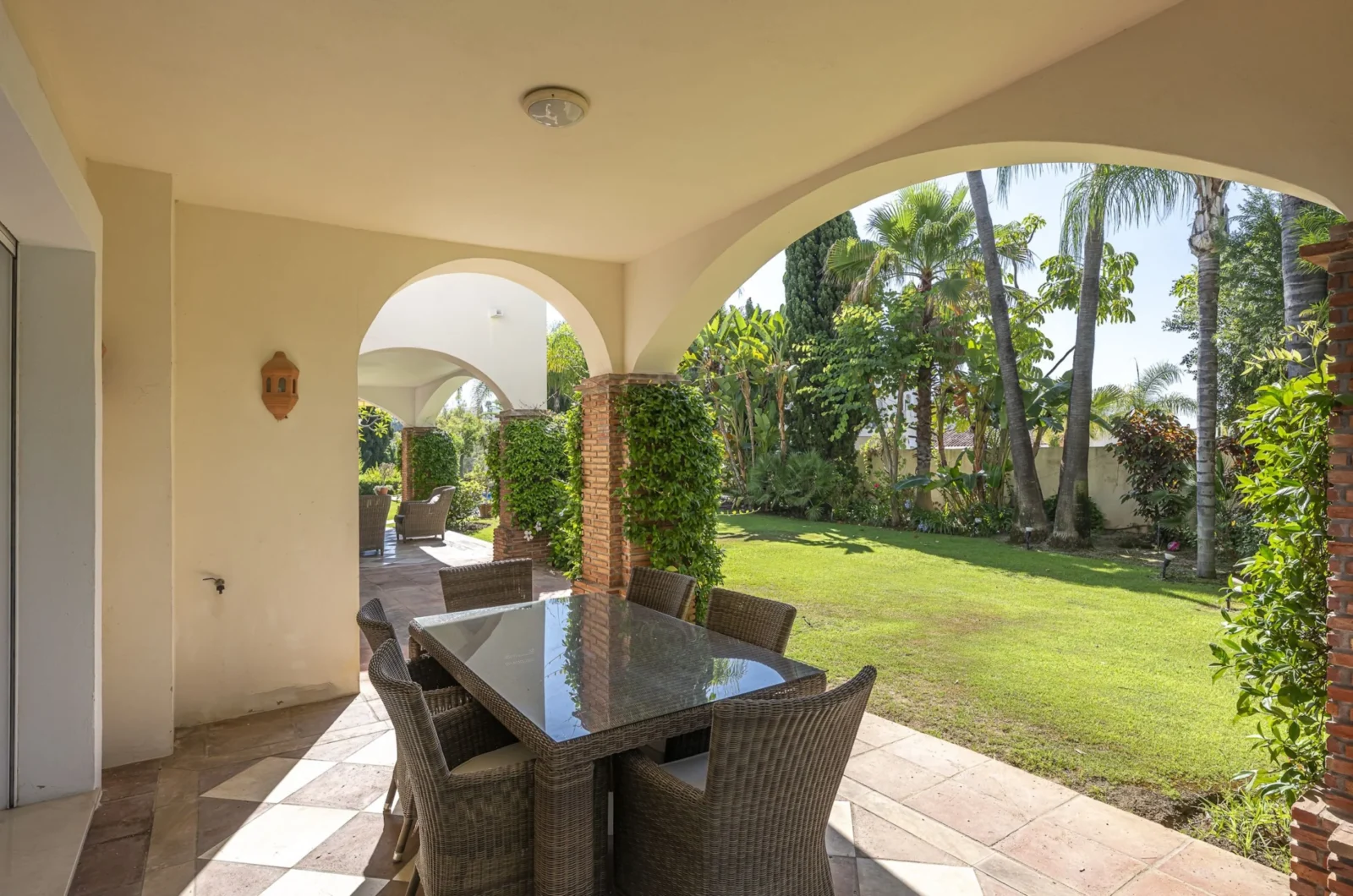Andalusian Golf-Front Villa with Private Security in La Reserva de La Quinta – photo 33