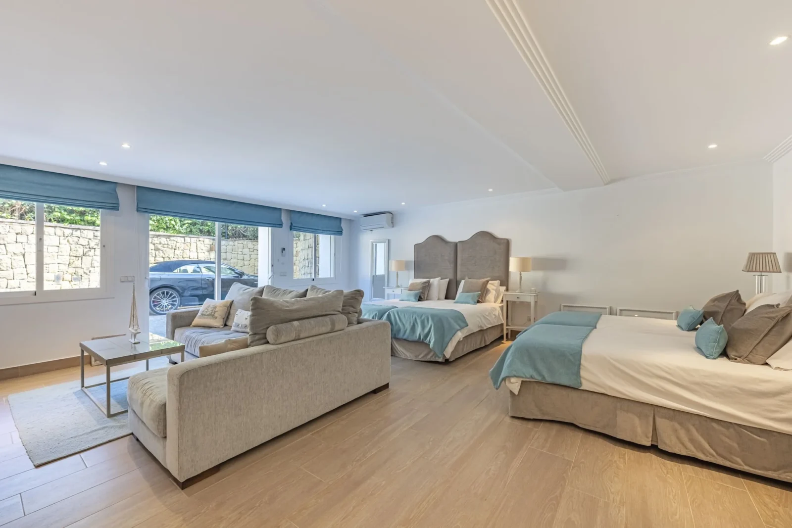 Andalusian Golf-Front Villa with Private Security in La Reserva de La Quinta – photo 12