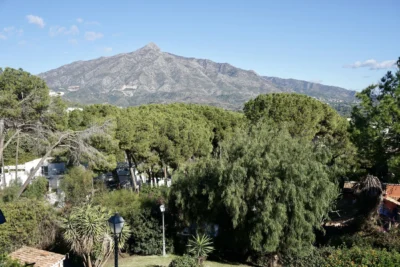 Refined Duplex Apartment in Marbella with Panoramic Sea and La Concha Views