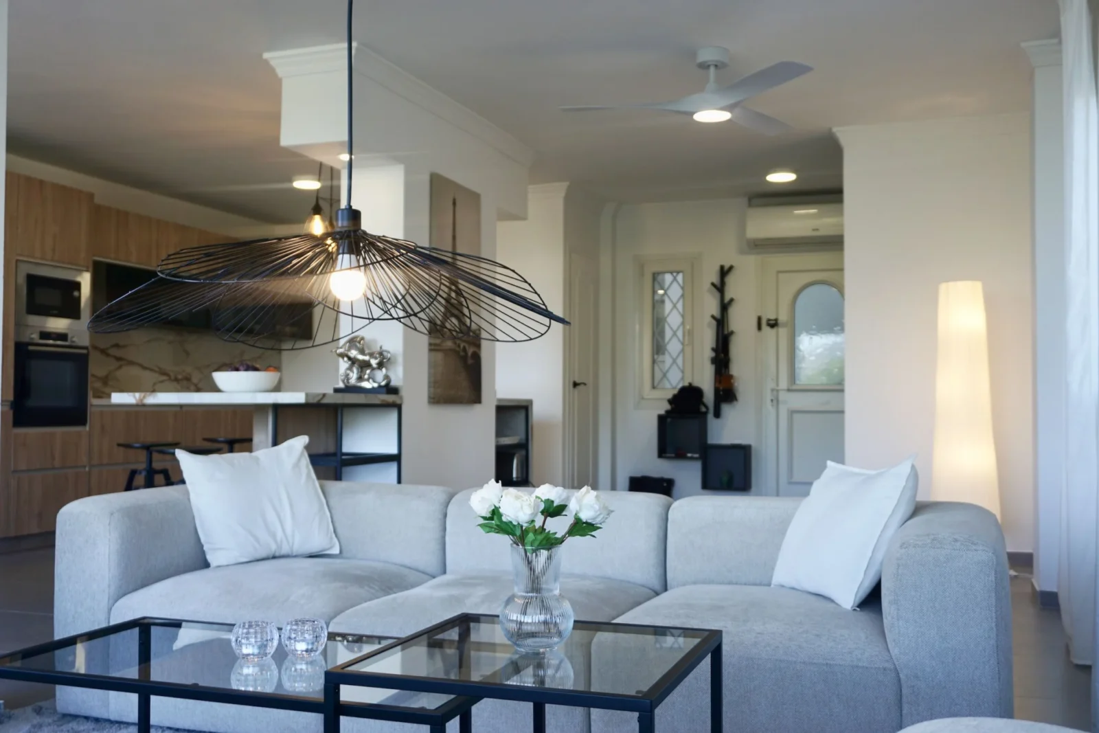 Refined Duplex Apartment in Marbella with Panoramic Sea and La Concha Views – photo 4