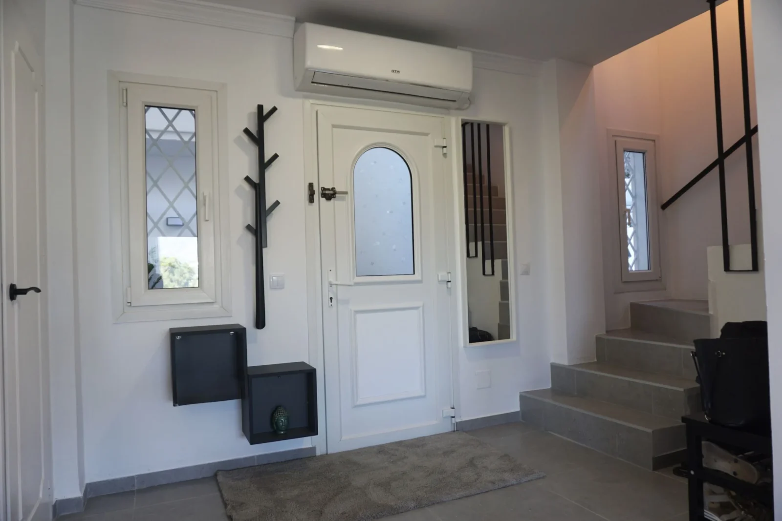 Refined Duplex Apartment in Marbella with Panoramic Sea and La Concha Views – photo 12