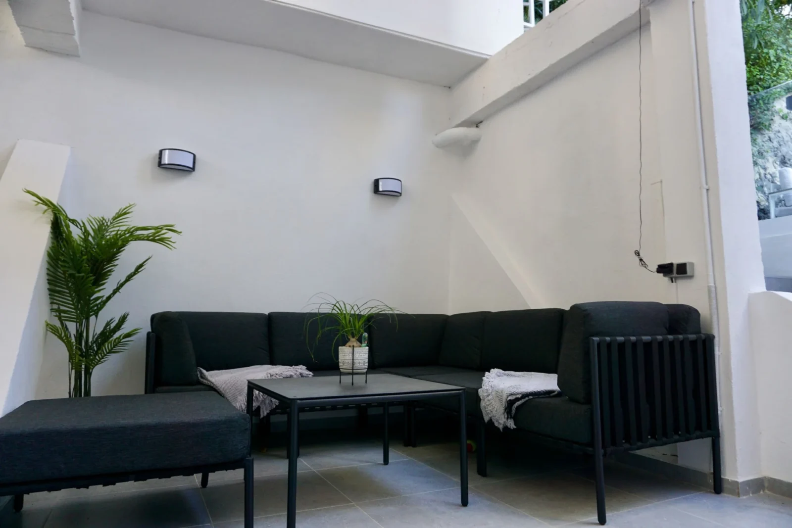 Refined Duplex Apartment in Marbella with Panoramic Sea and La Concha Views – photo 16