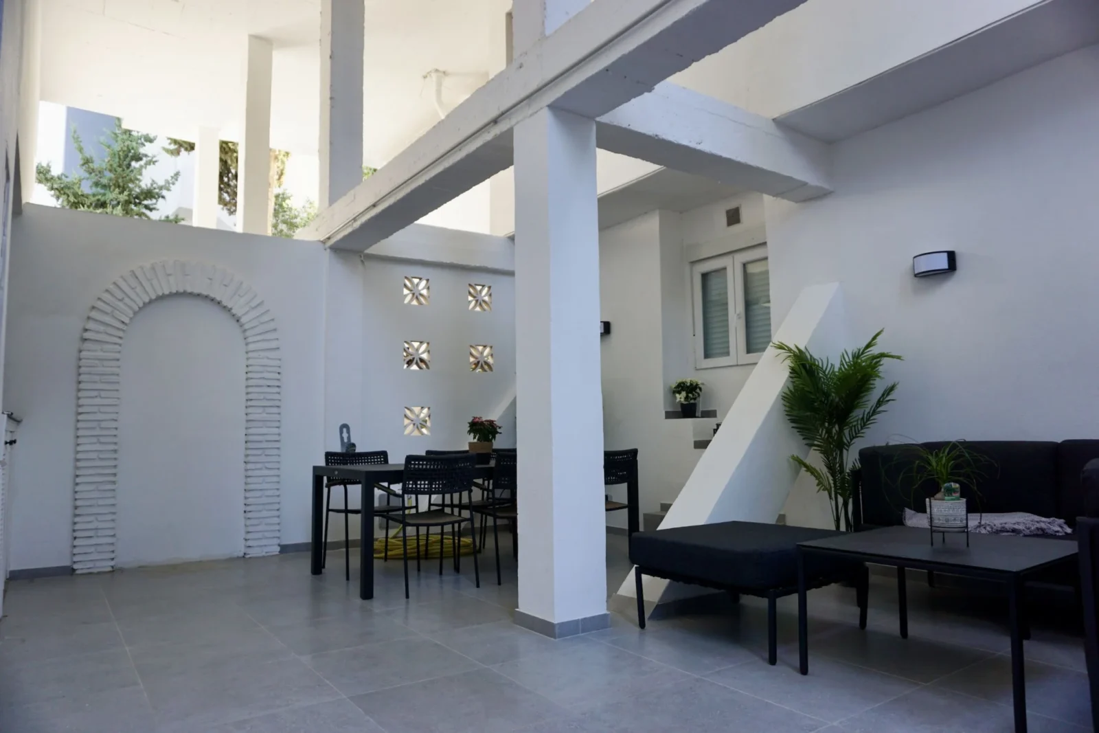Refined Duplex Apartment in Marbella with Panoramic Sea and La Concha Views – photo 17