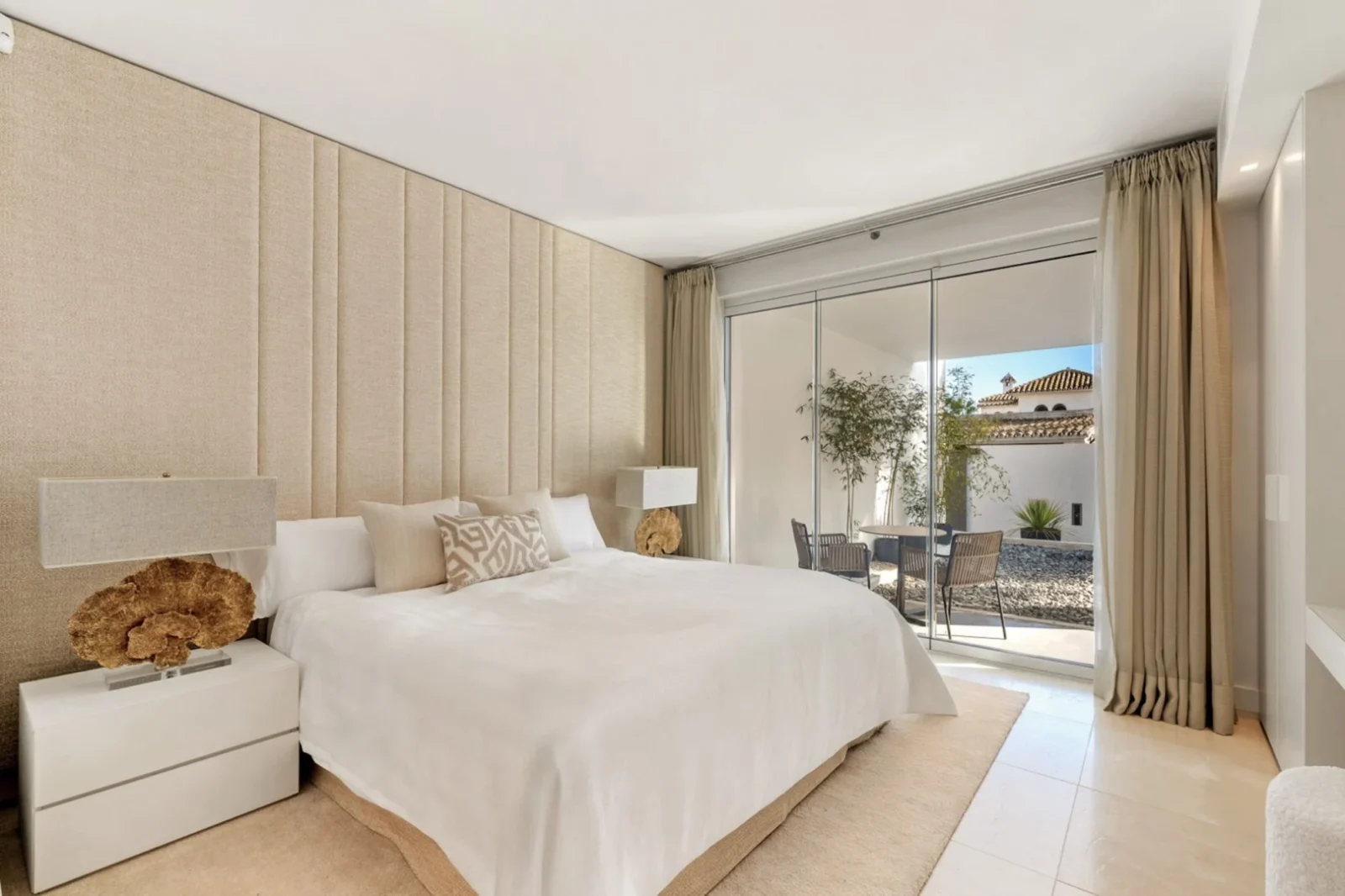 Contemporary Luxury Villa at Puente Romano Beach Resort, Marbella – photo 16