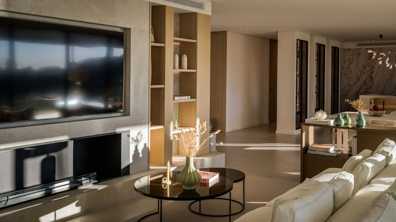 Frontline Golf Design Villa for Sale in Los Naranjos – Luxury Entertainment Home with Rooftop Cinema and Golf Access – photo 7