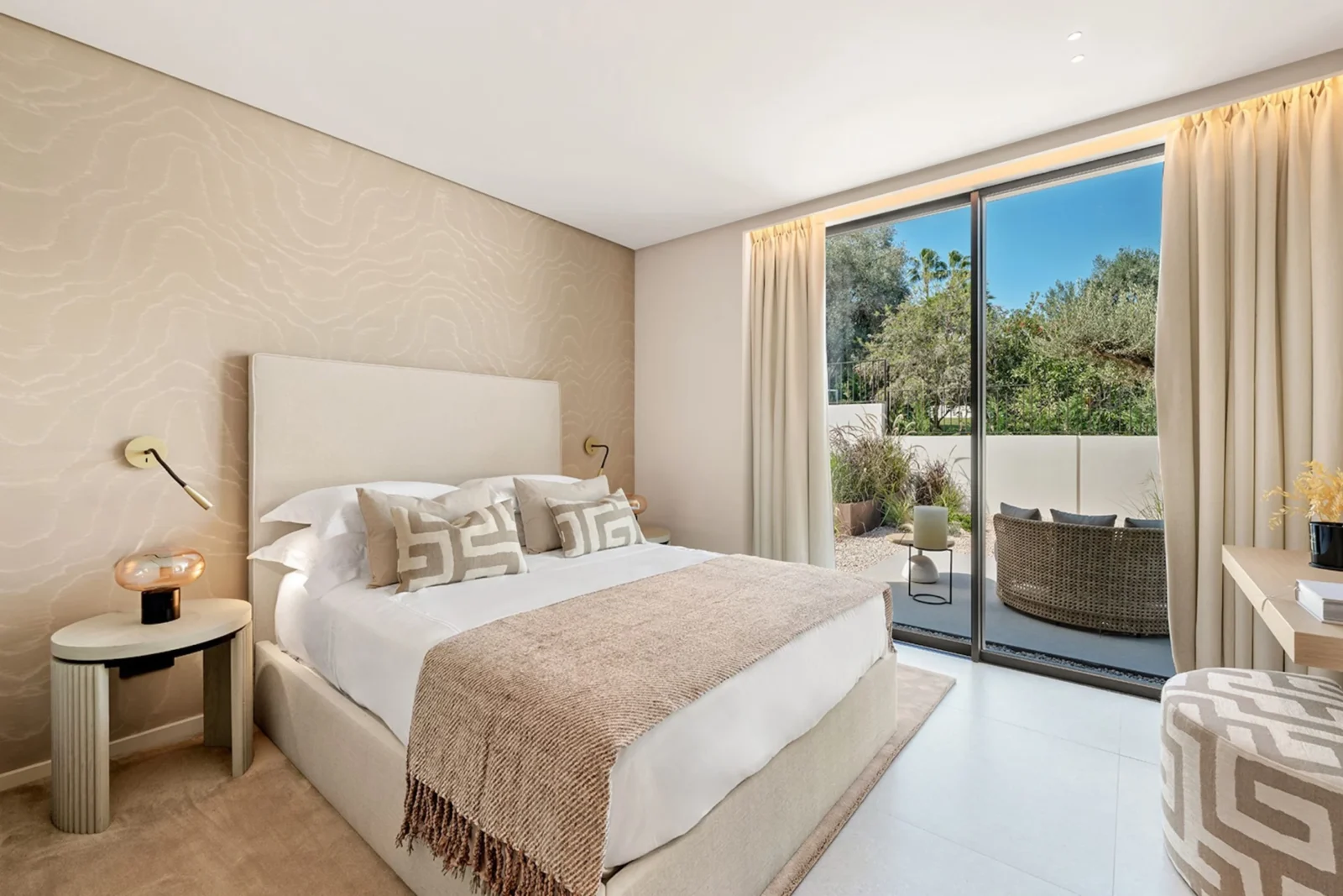 Frontline Golf Design Villa for Sale in Los Naranjos – Luxury Entertainment Home with Rooftop Cinema and Golf Access – photo 19