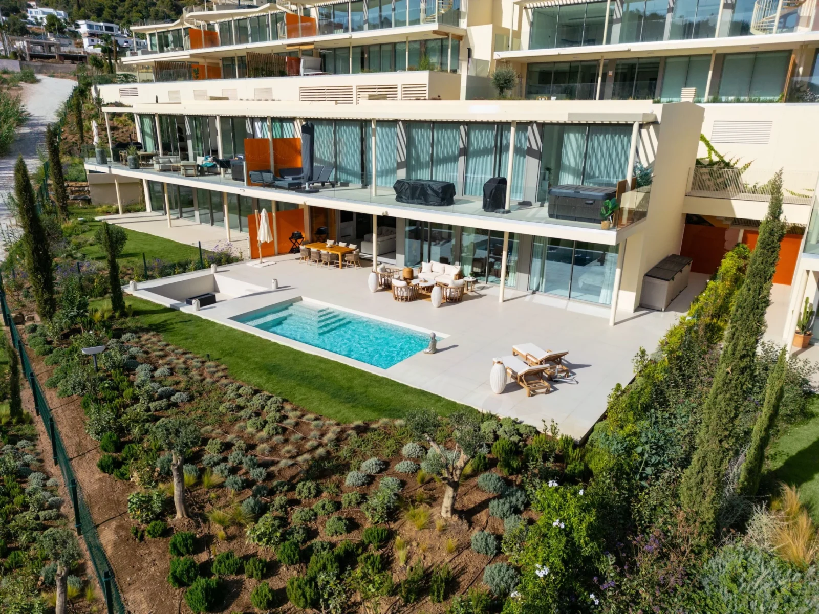 Luxury 3 Bedroom Apartment with Private Pool and Panoramic Sea Views in Reserva del Higuerón – photo 20