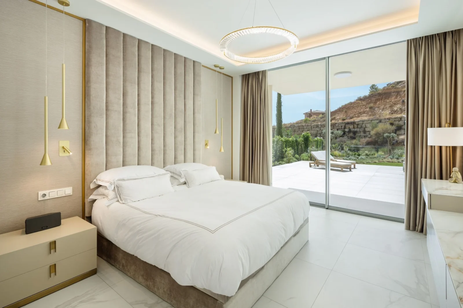 Luxury 3 Bedroom Apartment with Private Pool and Panoramic Sea Views in Reserva del Higuerón – photo 9