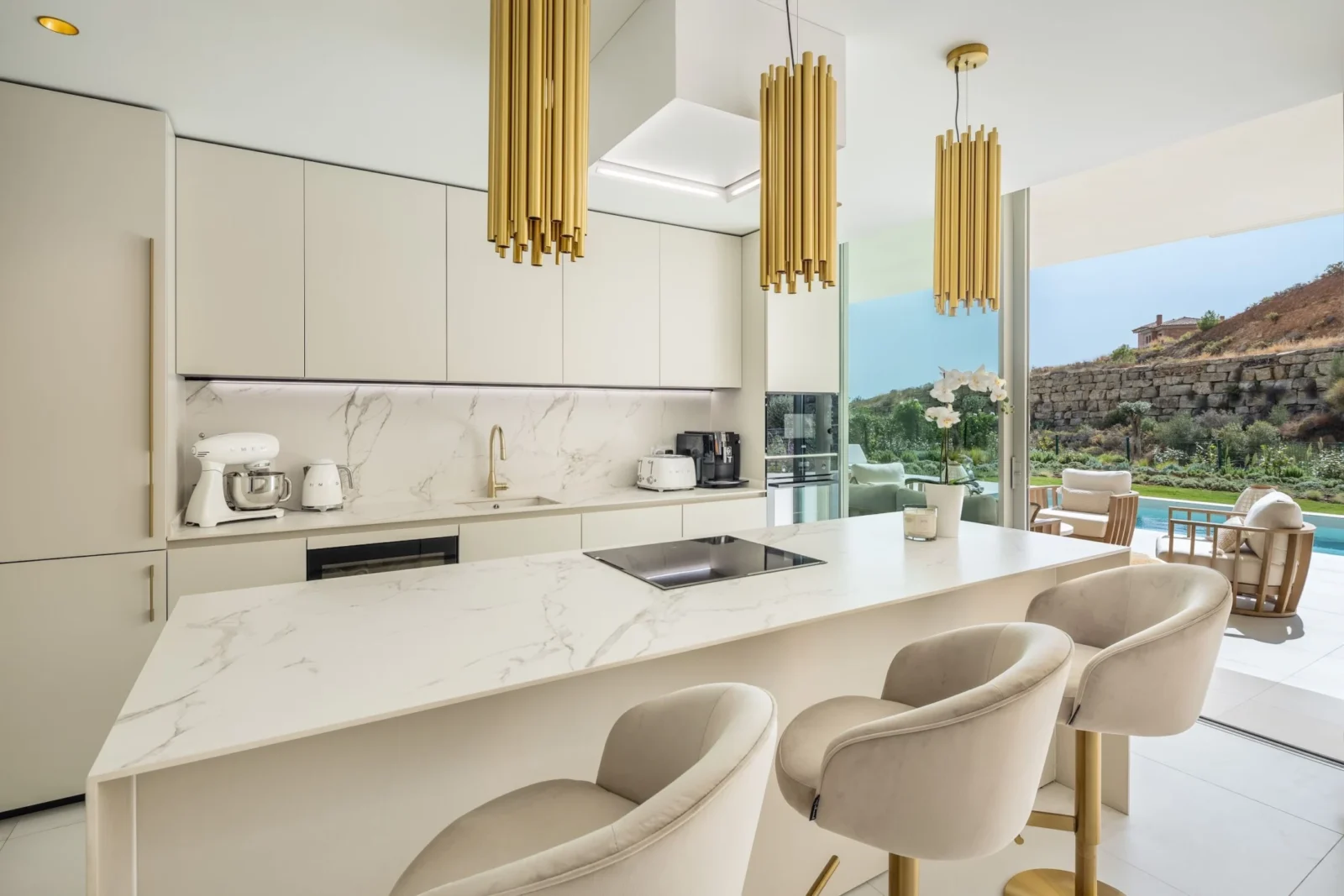 Luxury 3 Bedroom Apartment with Private Pool and Panoramic Sea Views in Reserva del Higuerón – photo 4